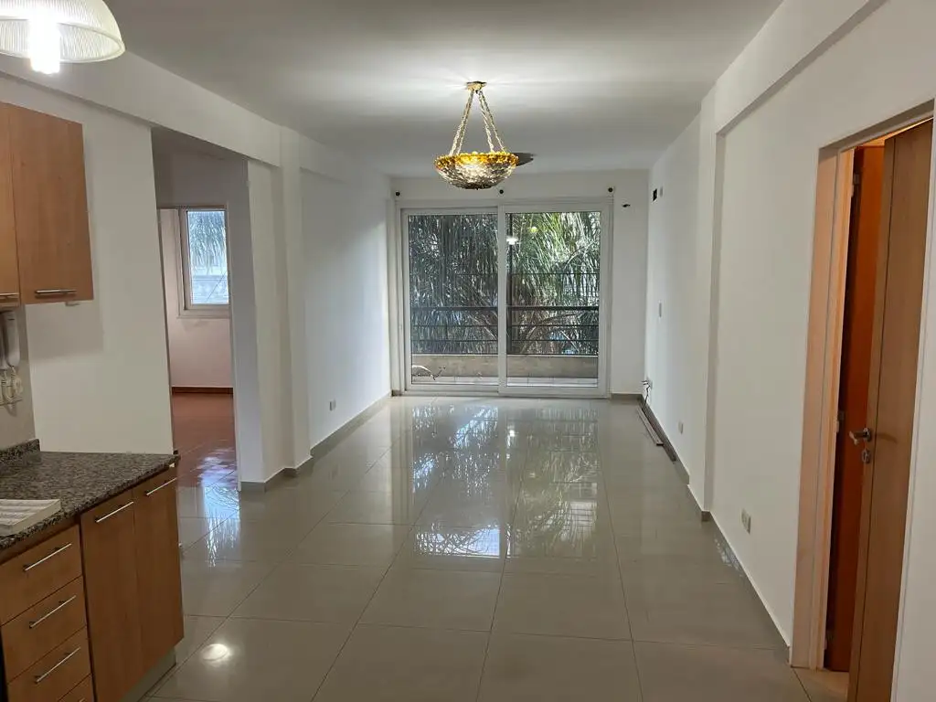 Excelente oportunidad! Departamento de 3 ambientes en Monte Castro