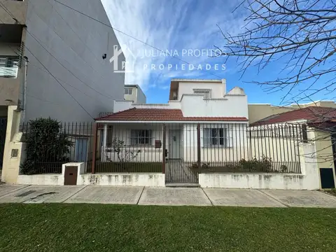 CASA CINCO AMBIENTES - BERNAL OESTE