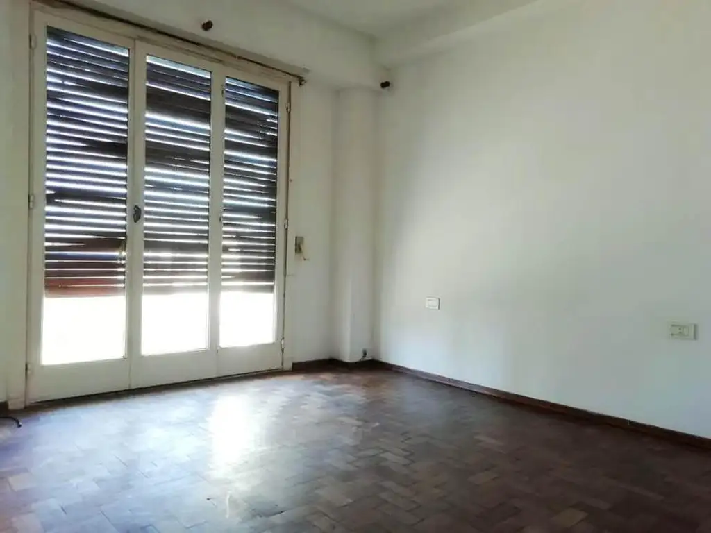 Departamento de dos dormitorios en venta La Plata