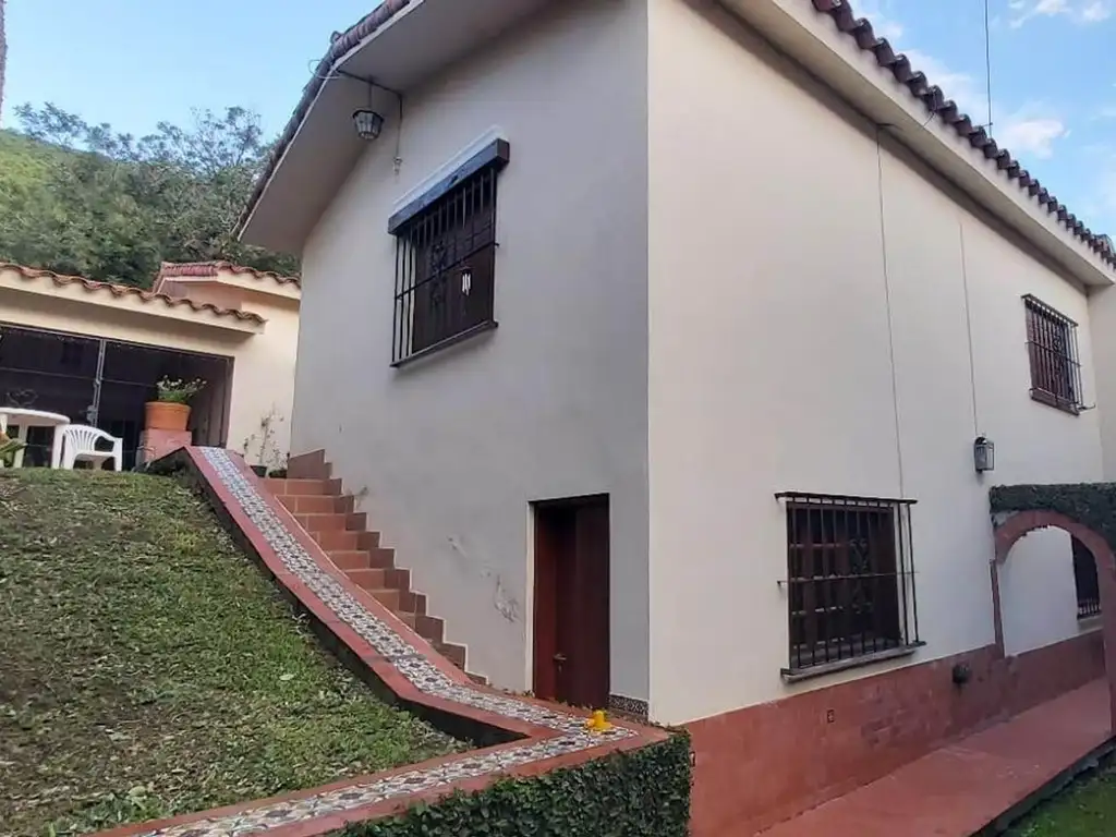 EN VENTA CASA EN ZONA MONUMENTO A GÜEMES