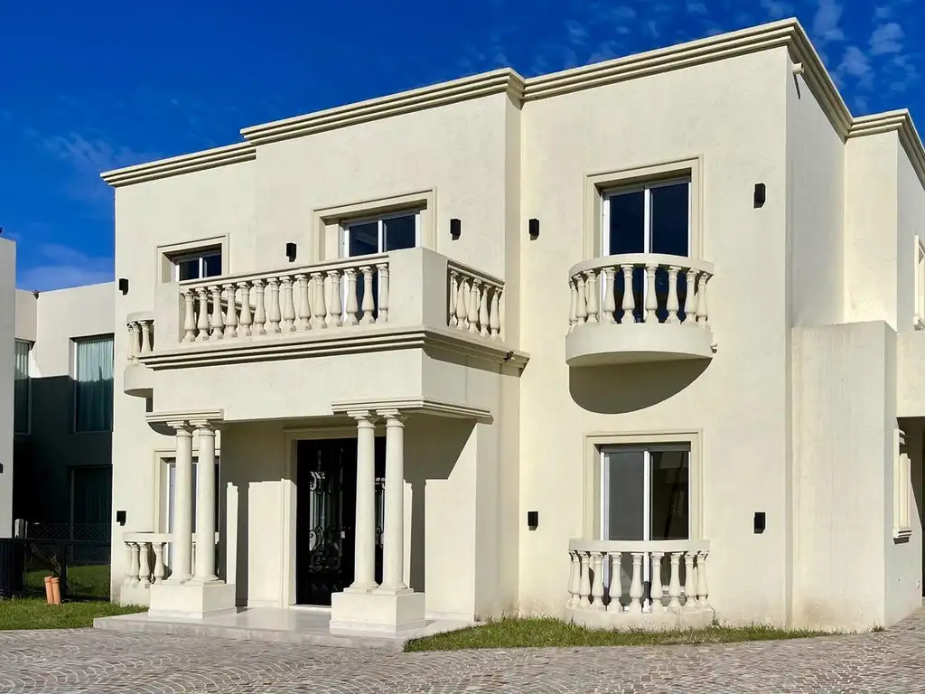 Casa en venta en Pilar - A estrenar - Chateau