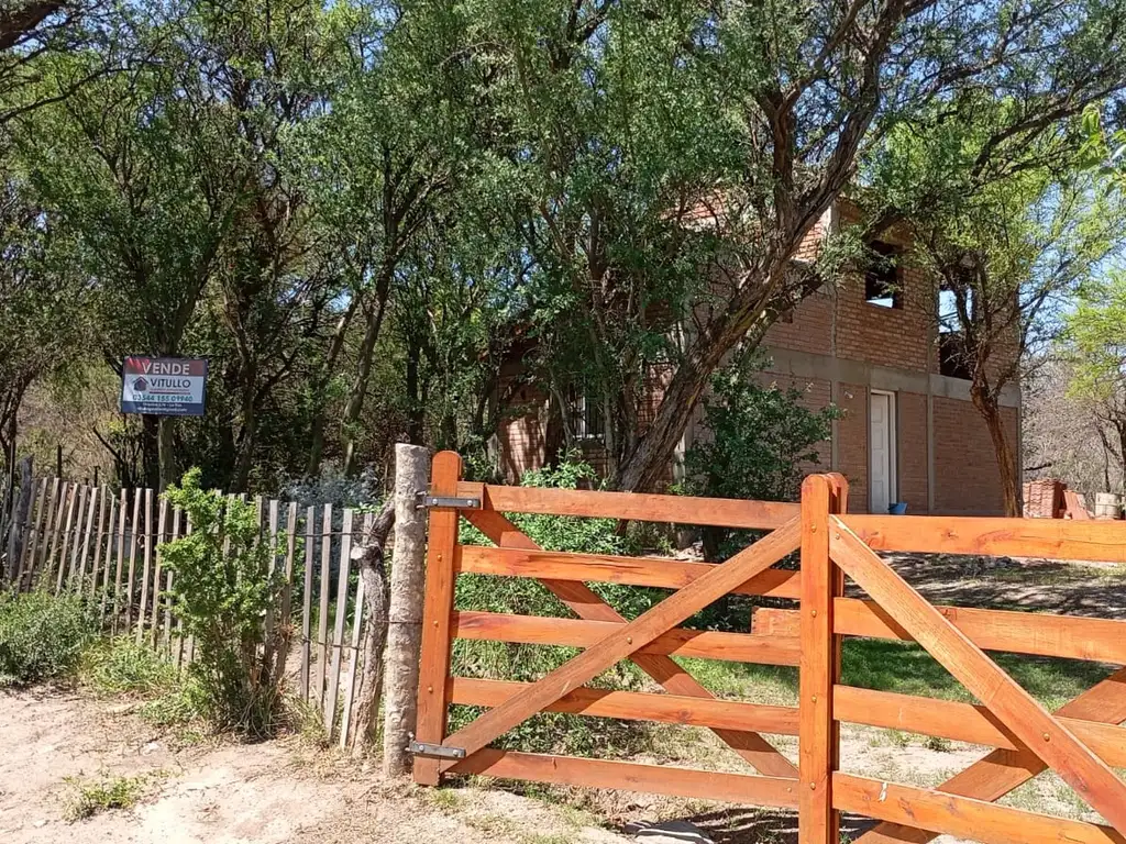 Casa con edificación a terminar en Cruz de Caña - Valle de Traslasierras