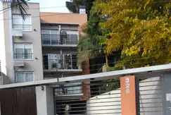 Departamento de 2 Ambientes, Planta Baja con Patio a 2 Cuadras de La Estacion