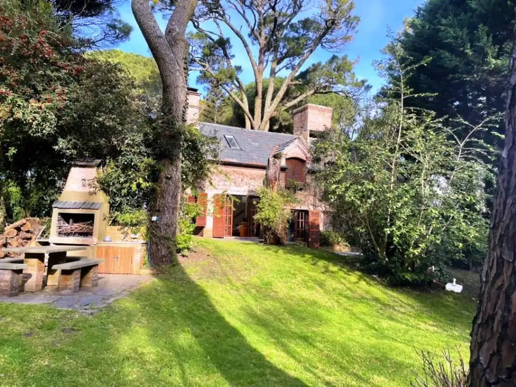 Casa Alex - Sobre Calle Avestruz Entre Jacaranda Y Laurel