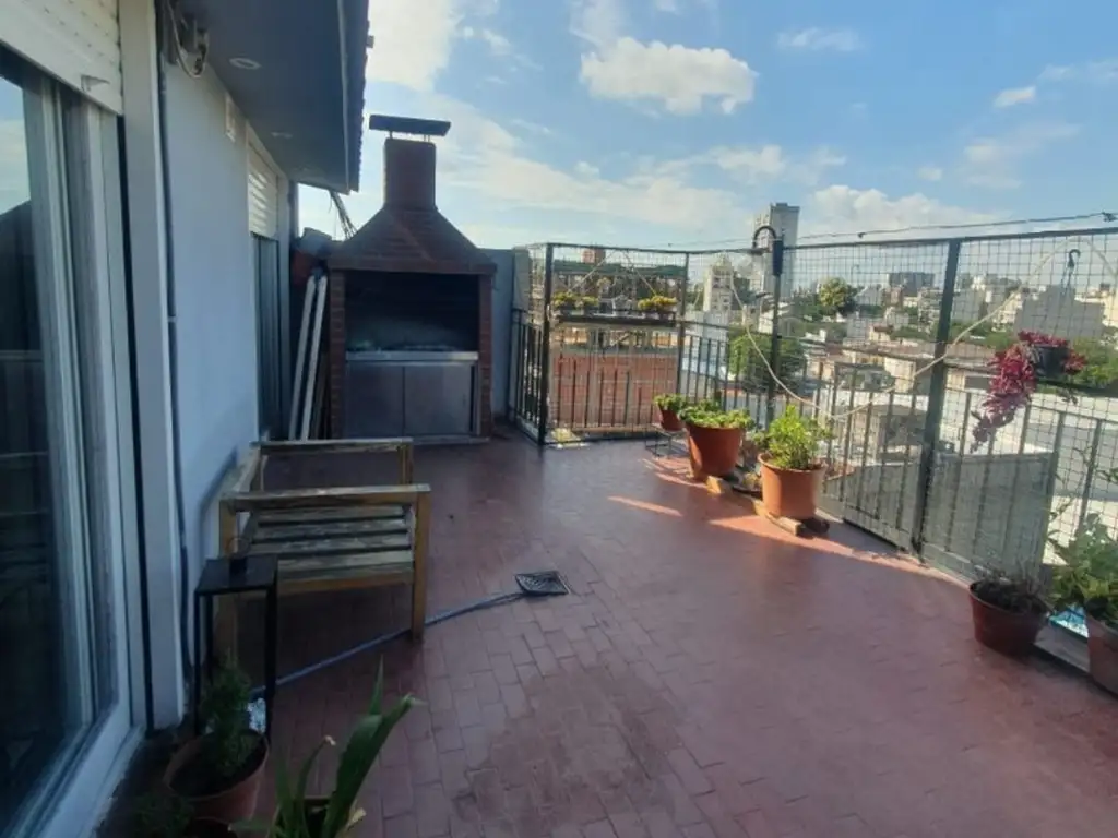 VENTA 3 AMBIENTES BALCON TERRAZA CON PARRILLA ORIENTACION ESTE 2 BANOS CERCA AV RIVADAVIA