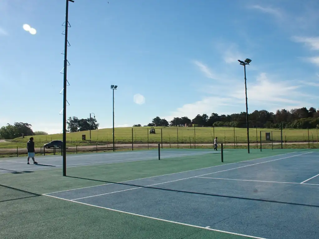 Actividades deportivas futbol, tenis en Barrancas de San benito