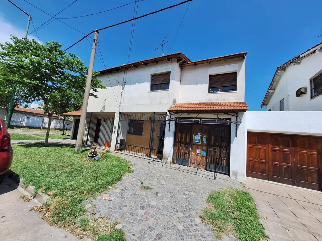 CASA EN VENTA CAMPANA - BARRIO BANCO PROVINCIA