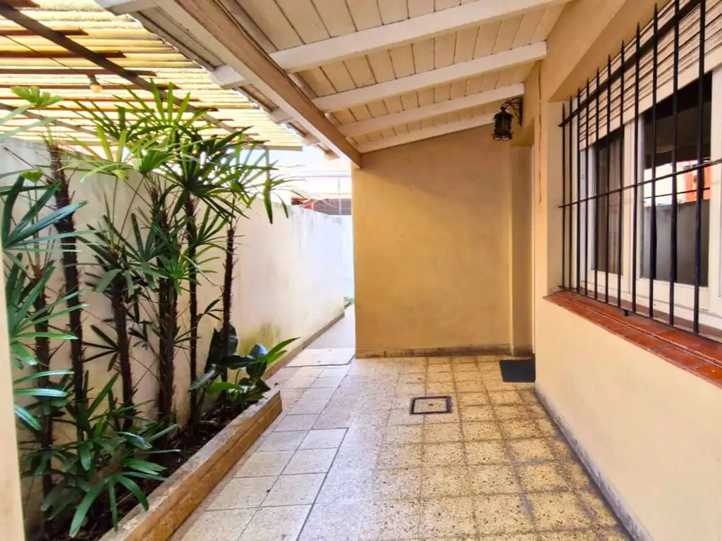 Venta casa 4 ambientes Ituzaingó Centro