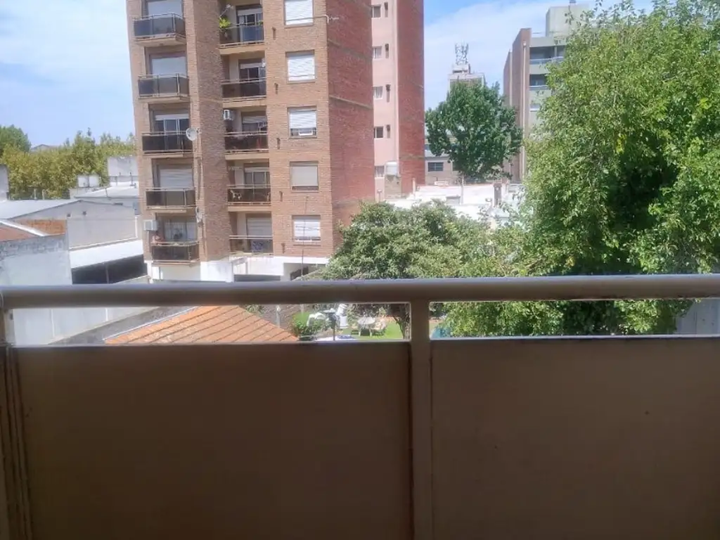 Depto en Tigre, Italia 1142 2 E