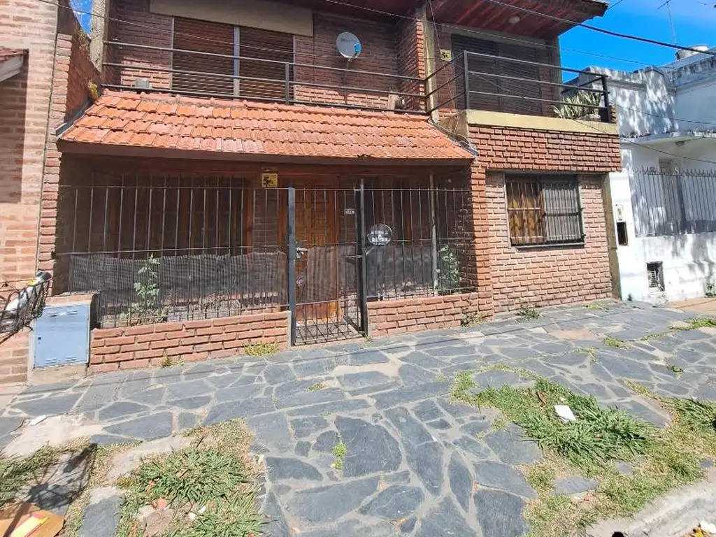 Venta. Quilmes. Casa 4 ambientes