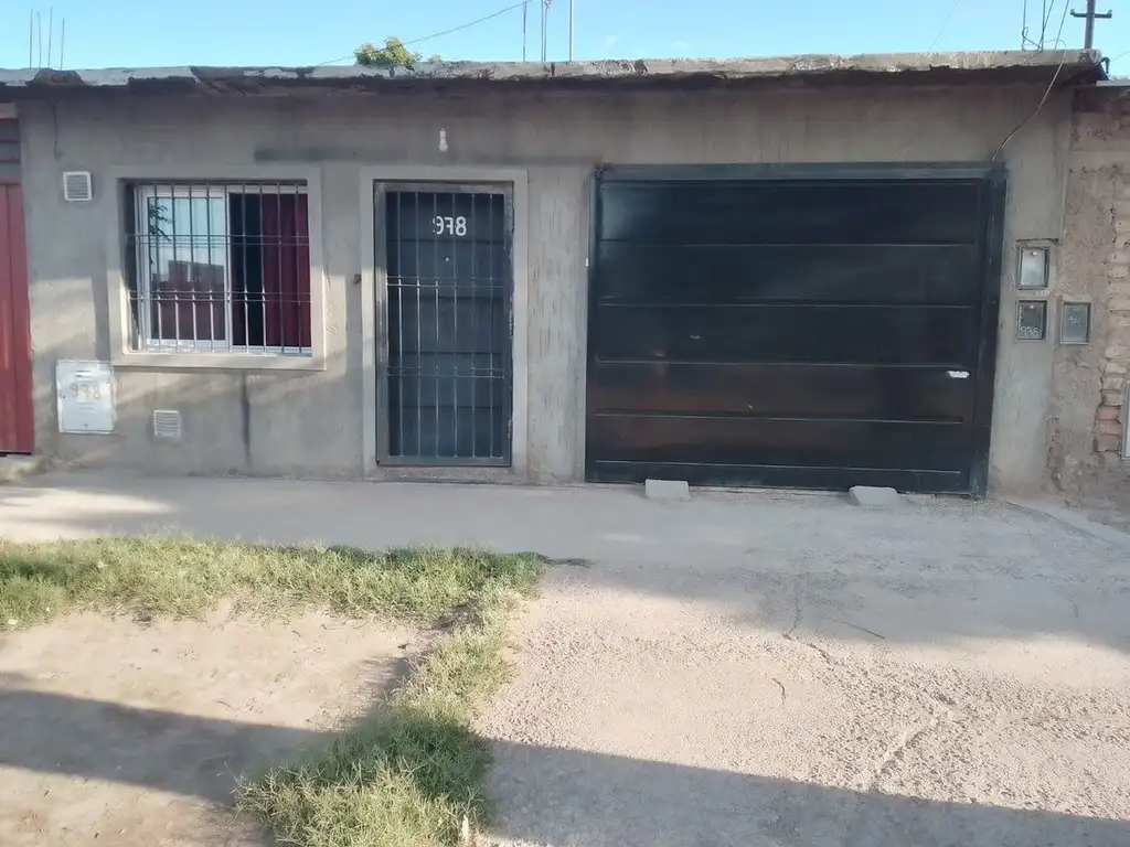 CASA 2 DORMITORIOS VENTA LAS HERAS