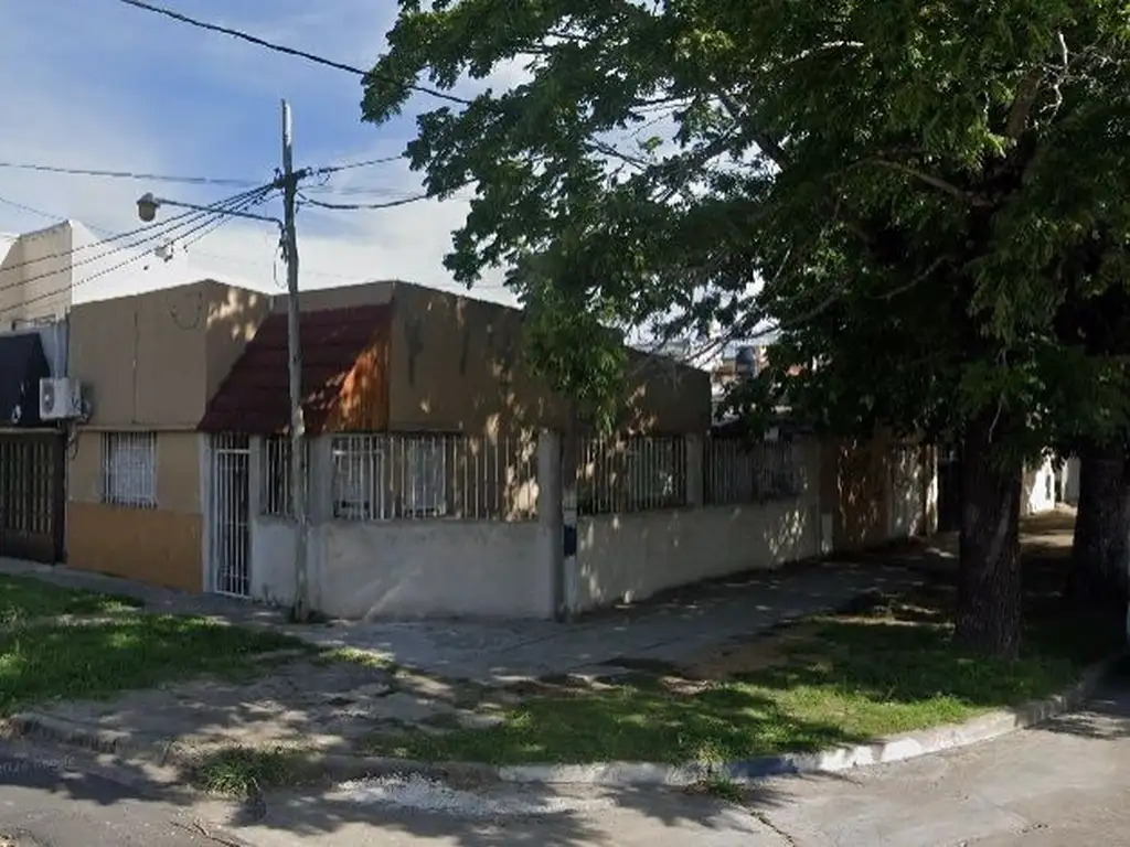 Casa 3 AMBIENTES 1 DORMITORIO en Los Hornos, La Plata