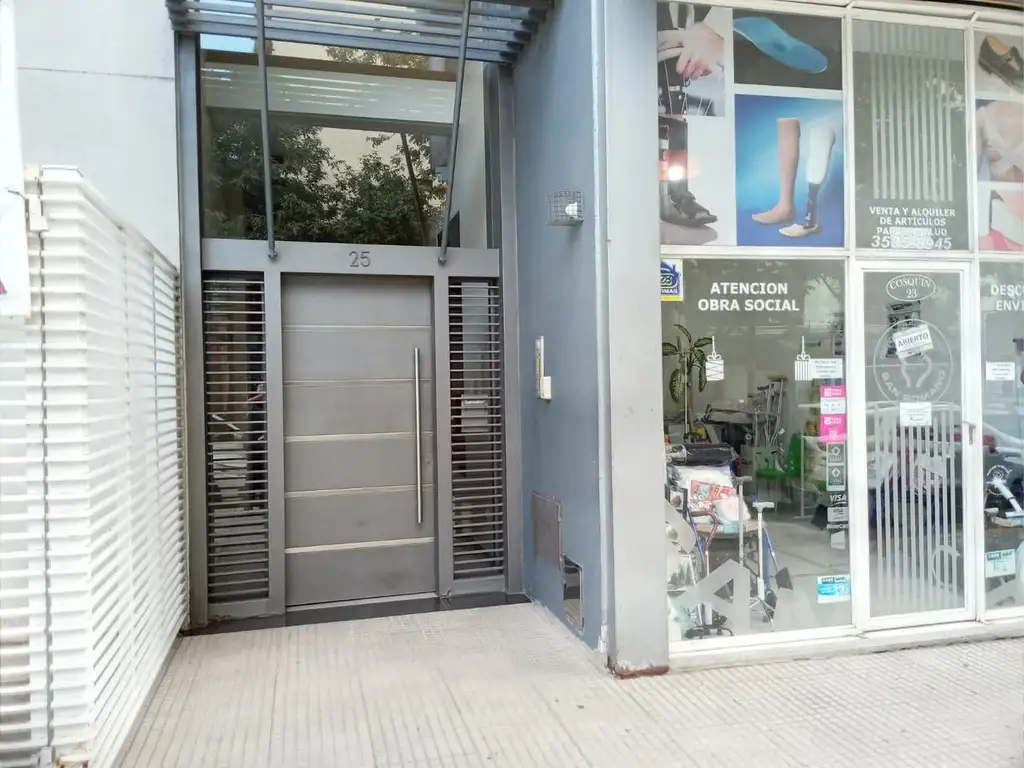 2  AMBIENTES CON BALCON AL FRENTE A MTS DE LA AV. RIVADAVIA