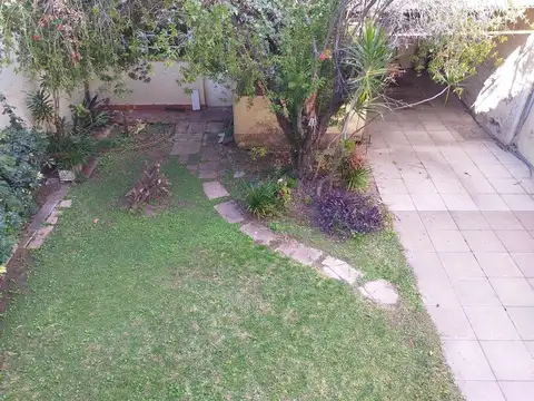 CASA 2 PLANTAS UGARTE  3600  4AMB C/JARDIN OPORTUNIDAD