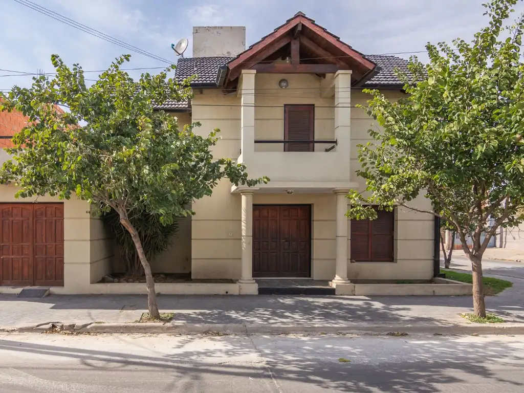 VENTA CASA TRES DORMITORIOS ZONA SUR