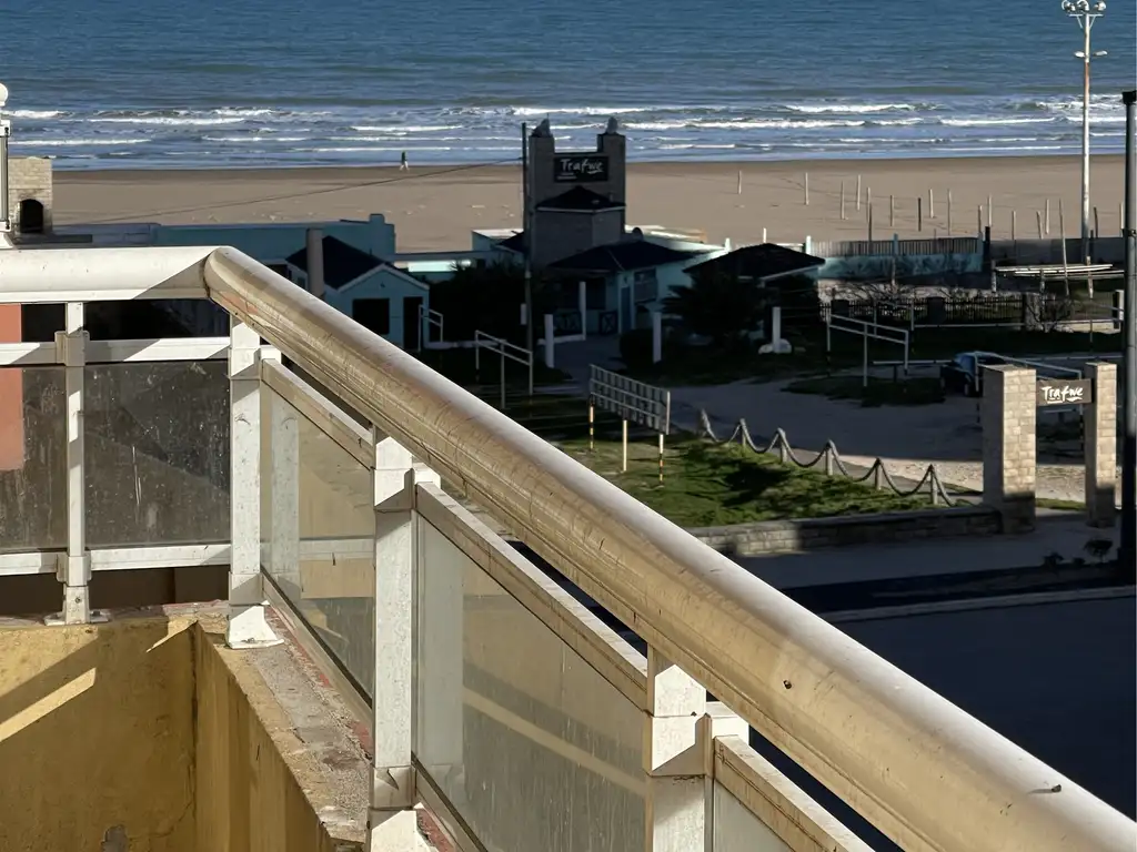 departamento frente al mar dos ambientes con balcon