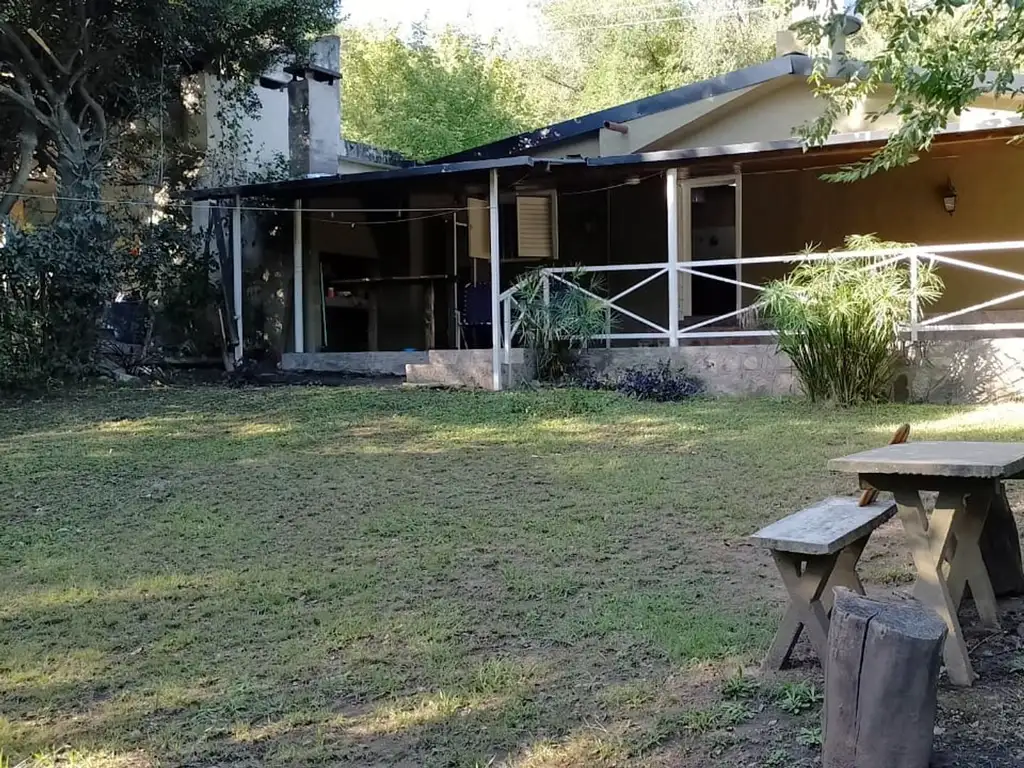 VENTA CASA 2 DORM CON BAJADA AL RIO SALSIPUEDES