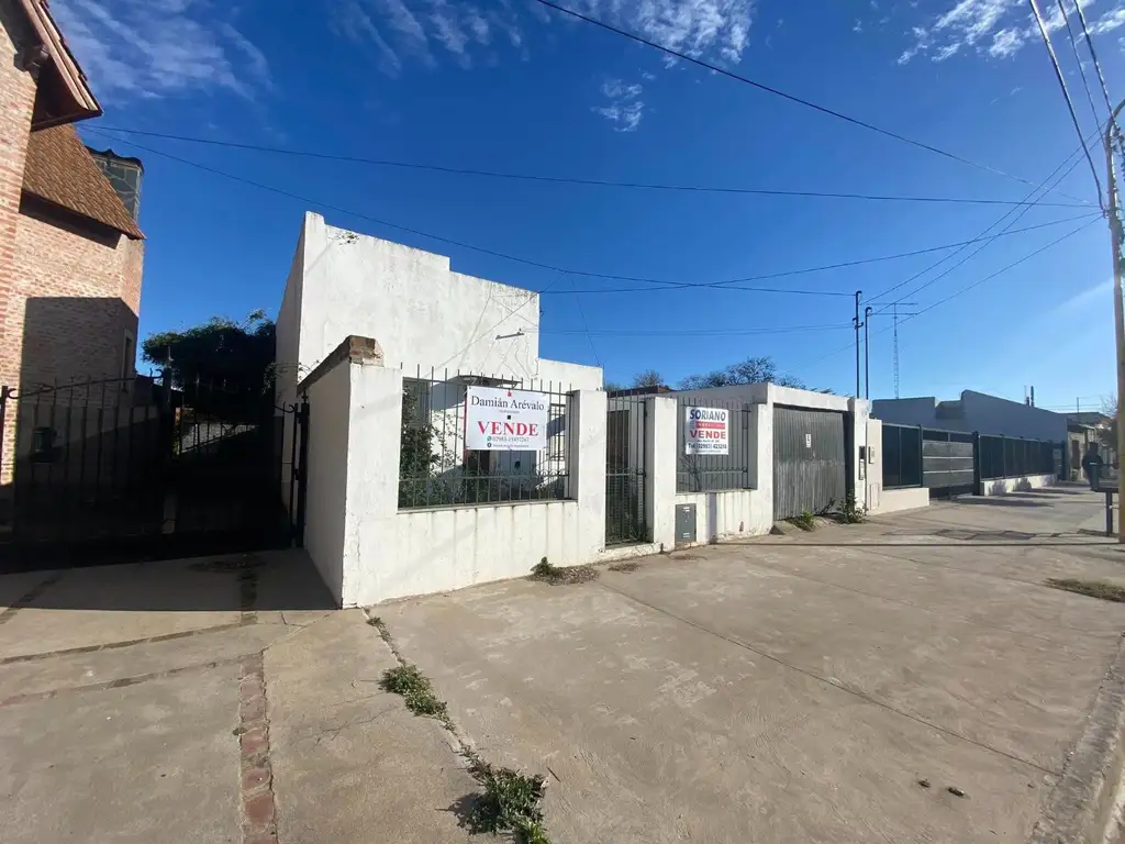 Tres Arroyos: Casa en Barrio Residencial para demolicion