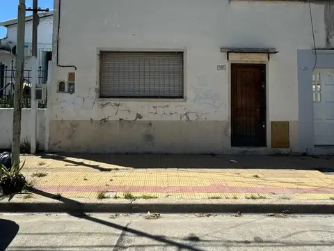 Departamento tipo casa al frente en muy buena ubicación