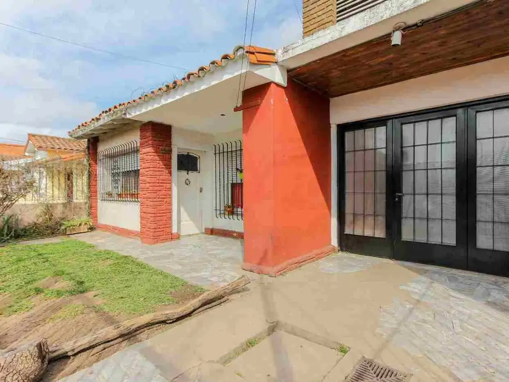 Casa Multifamiliar en Venta 10 ambientes en Wilde