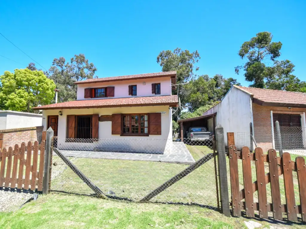 Venta Casa 3 amb. Los Acantilados