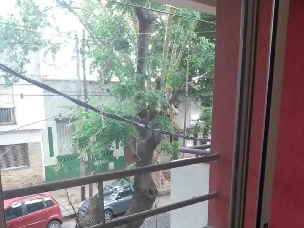 Monoambiente en zona Plaza España y facultad de Bellas