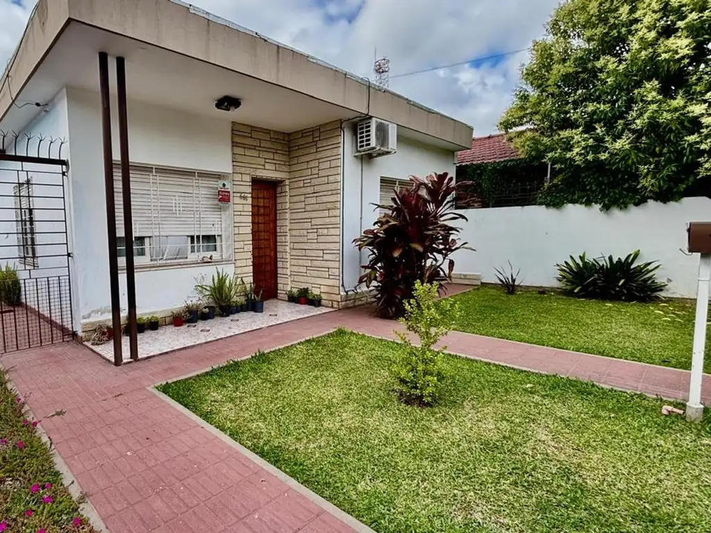 VENTA CASA 3 AMB AMPLIO PARQUE EZPELETA ESTE