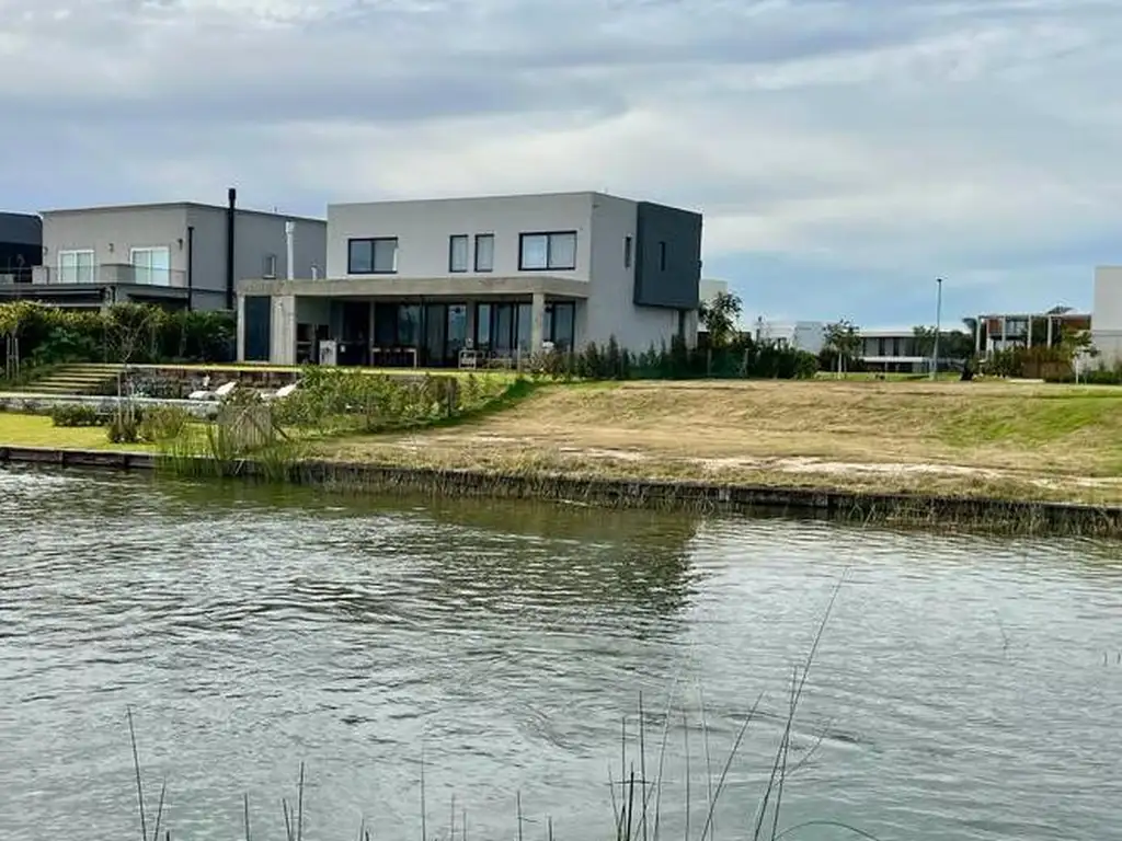 Lote en venta en Marinas Puertos del Lago