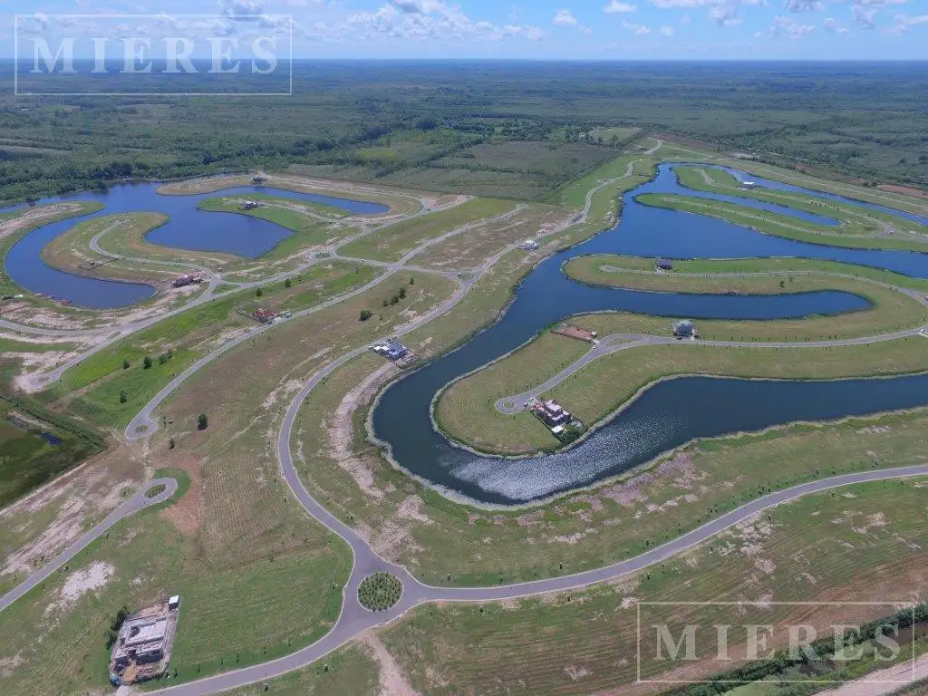 Lote interno en venta en El Naudir