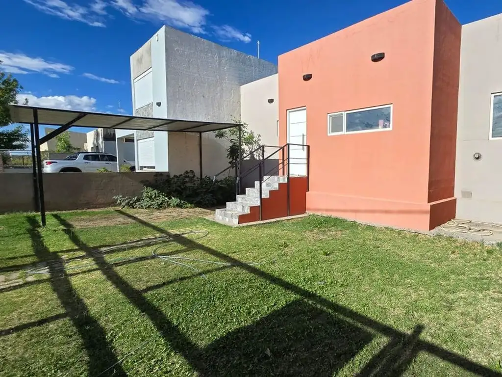 Casa en venta de 3 dormitorios. Fernandez Oro.