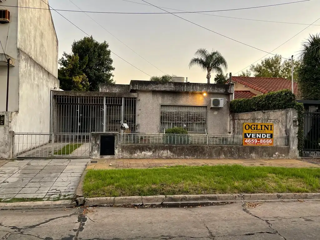 NUEVO VALOR      CASA AMERICANA SOBRE LOTE 10 X 40 GRAN FONDO LIBRE