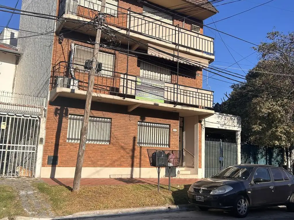 Departamento en venta de  3 ambientes en Villa Ballester con balcón