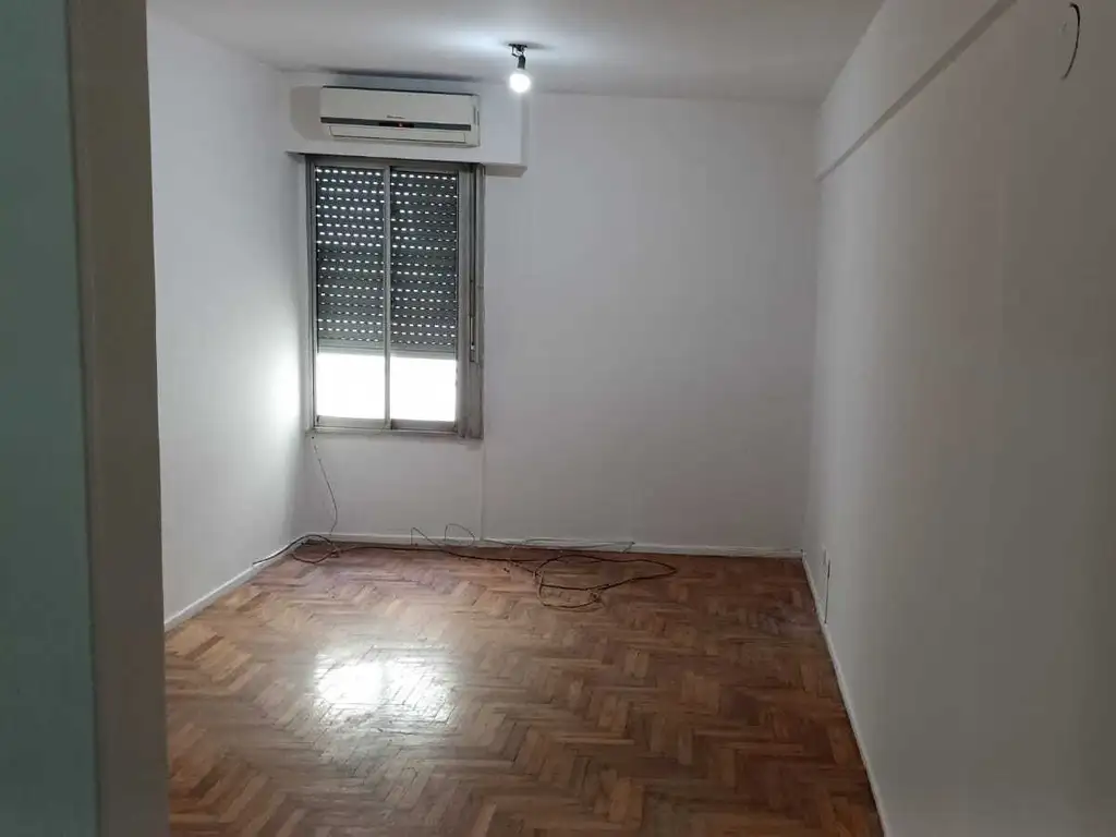 Departamento 3 ambientes - a mts de Av. La Plata y Av. Rivadavia