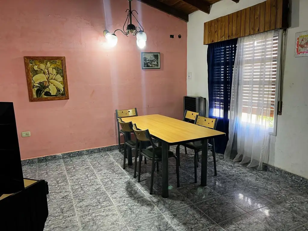 Casa en venta - 3 Dormitorios 1 Baño - 361,55mts2 - Saladillo