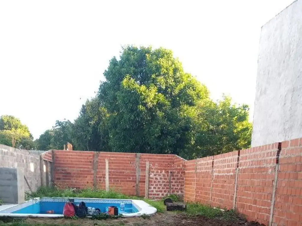 Terreno con pileta en venta