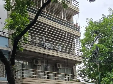 ALQUILER SEMIPISO 3 AMBIENTES AL FRENTE BALCON NUEVO 1 DOR EN SUITE 2 BANOS COCHERA FIJA CATEGORIA