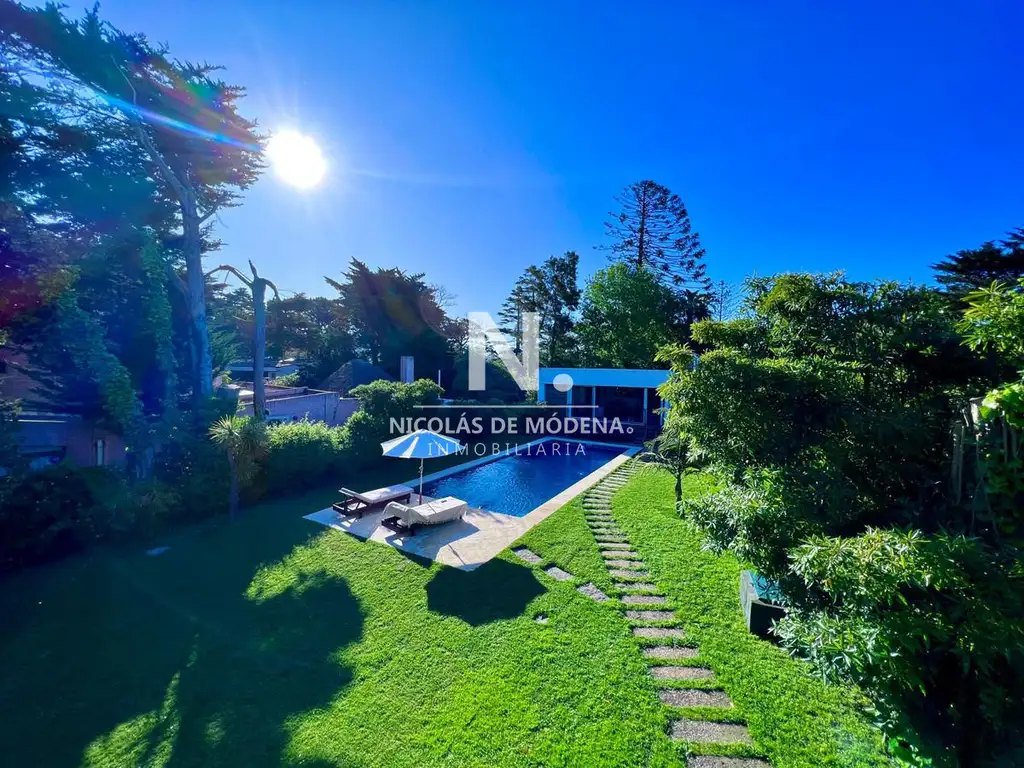 Hermosa casa en Playa Mansa, Punta del Este