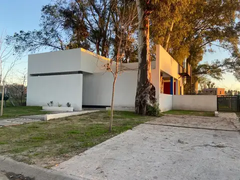 Casa en Venta en Pilar Del Este - 3 dormitorios