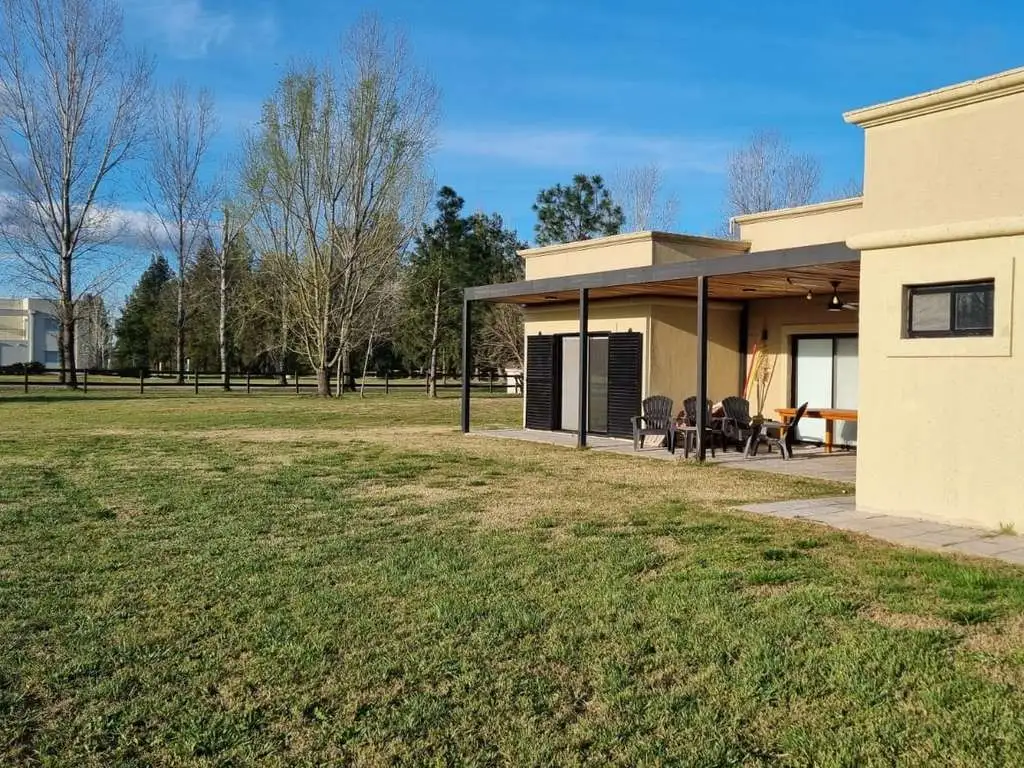 Oportunidad en Estancia Las Lilas - Casa en Venta Lote 1 ha