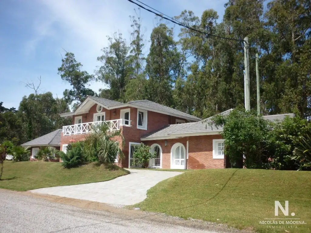 Casa  de 4 dormitorios con piscina en San Rafael - Punta del Este