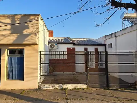 SE VENDE CASA EN BARRIO LIBERTAD, AVELLANEDA