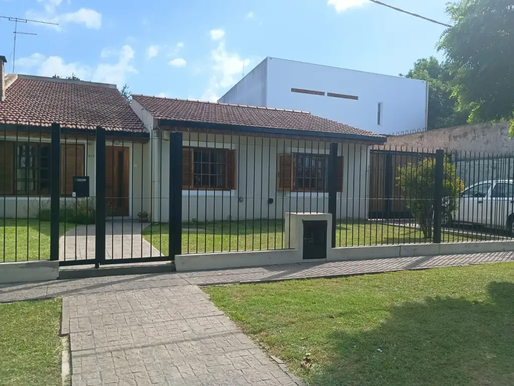 CASA EN VENTA - LOS HORNOS