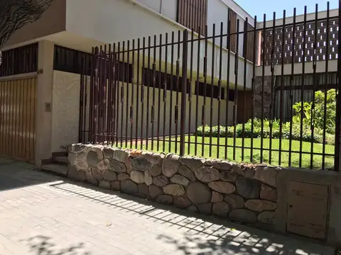 Casas en Venta en Sexta Sección, Mendoza - Argenprop