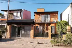 Casa en venta - 3 dormitorios 2 baños - 280 mts2 - La Nueva Hermosura, La Plata