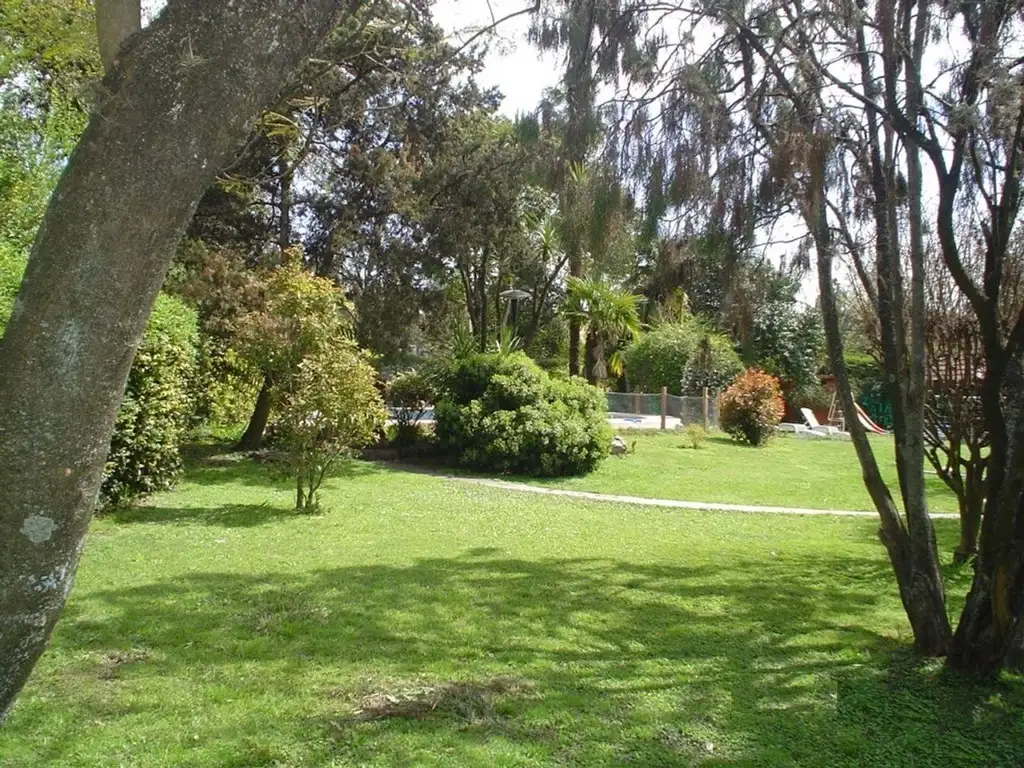 CASA EN VENTA :: PARQUE LELOIR :: 5 AMBIENTES :: 2158M2