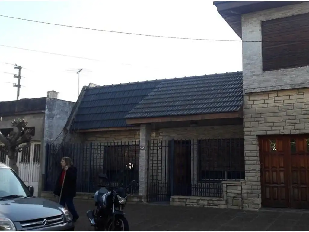 Venta Casa 5 Amb Con Garage  Ramos Mejia Zona Don Bosco RETASADA