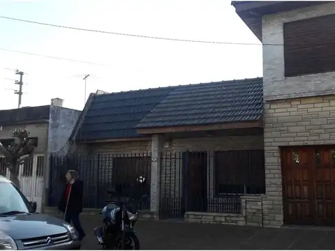 Venta Casa 5 Amb Con Garage  Ramos Mejia Zona Don Bosco RETASADA