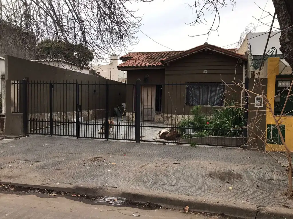 Venta de Casa 4 AMBIENTES en SAN MARTIN, VILLA LYNCH