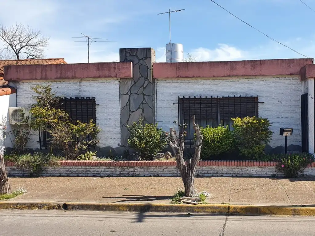 VENDO CASA DE DOS DORMITORIOS EN PADUA NORTE ZONA RESIDENCIAL