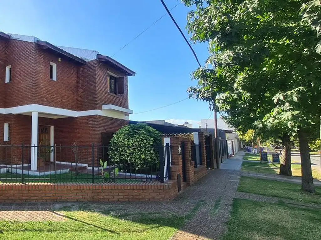 Venta Casa 3 Dormitorios y pileta Rosario